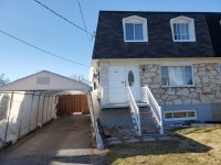 Maison semi-détachée (7 1/2) à louer. For rent Semi-detached house (7 1/2) in Longueuil St-Hubert - Maison semi-détachée (7 1/2) à Longueuil St-Hubert près du Boulevard Taschereau (Secteur paisible)